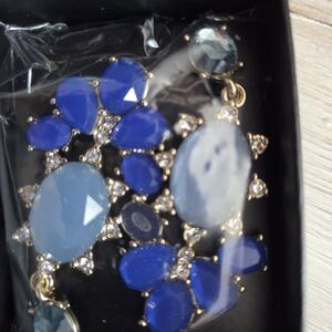 #116 Avon NIB Elegant Blue and Gold Statement Earrings